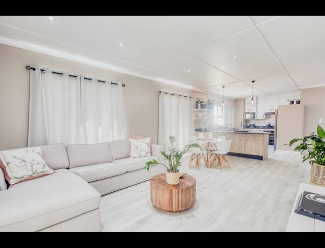3 BEDROOM TOWNHOUSE FOR SALE IN BEACON BAY